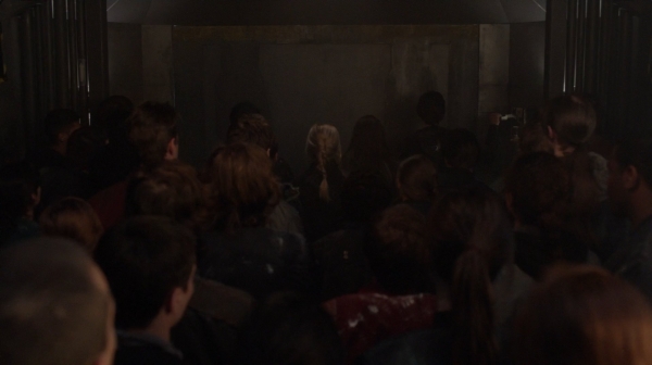 The 100 Season One Episode One Pilot Captures-2168
