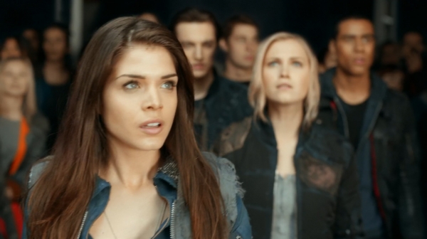 The 100 Season One Episode One Pilot Captures-2151
