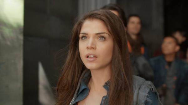 The 100 Season One Episode One Pilot Captures-2147

