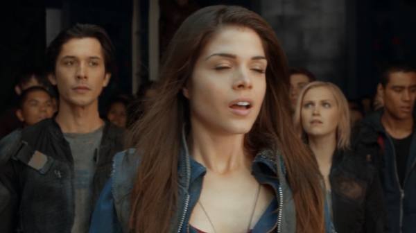 The 100 Season One Episode One Pilot Captures-2136
