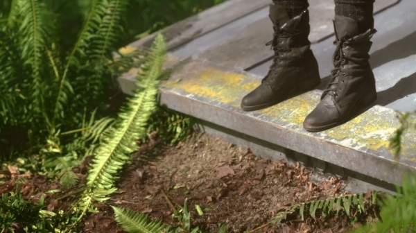 The 100 Season One Episode One Pilot Captures-2126
