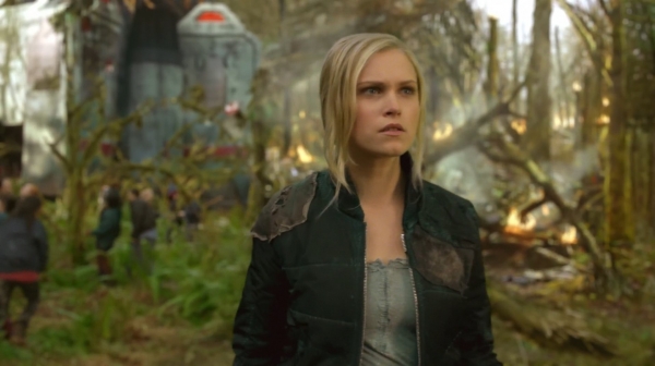 The 100 Season One Episode One Pilot Captures-2077
