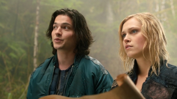 The 100 Season One Episode One Pilot Captures-2050
