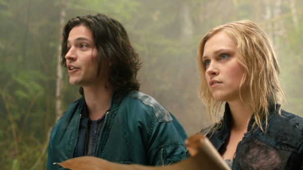The 100 Season One Episode One Pilot Captures-2049
