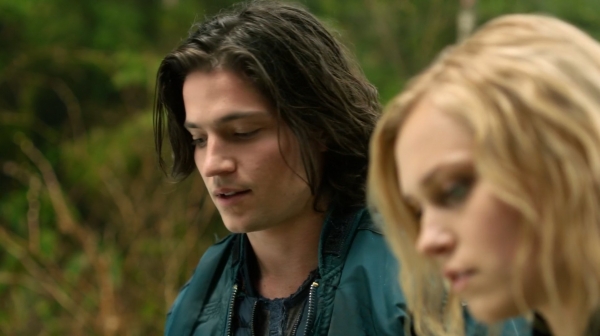The 100 Season One Episode One Pilot Captures-2042
