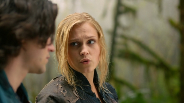 The 100 Season One Episode One Pilot Captures-2027
