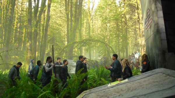 The 100 Season One Episode One Pilot Captures-1908

