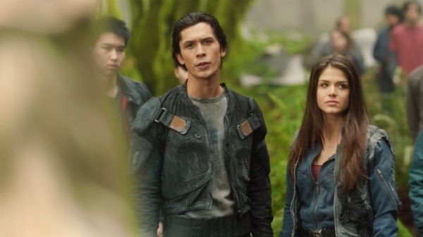 The 100 Season One Episode One Pilot Captures-1861
