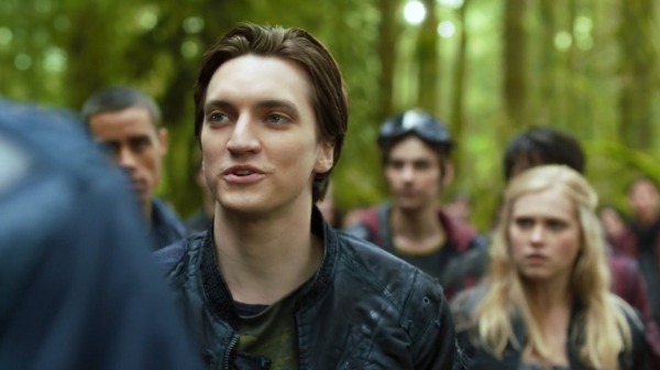 The 100 Season One Episode One Pilot Captures-1852
