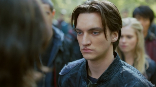 The 100 Season One Episode One Pilot Captures-1822
