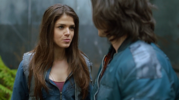 The 100 Season One Episode One Pilot Captures-1819
