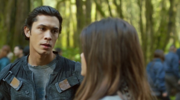 The 100 Season One Episode One Pilot Captures-1810

