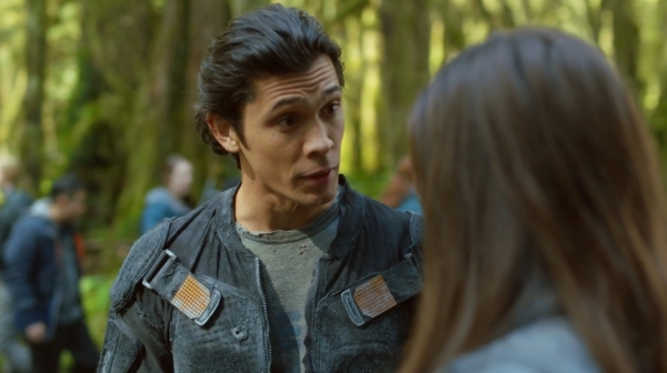 The 100 Season One Episode One Pilot Captures-1806
