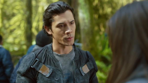 The 100 Season One Episode One Pilot Captures-1791

