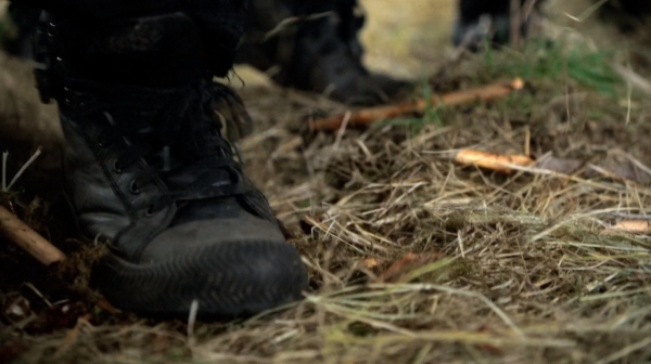 The 100 Season One Episode One Pilot Captures-1559

